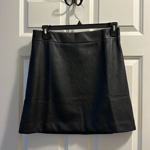 Women’s Faux-leather A-line mini skirt / 10 / BLACK